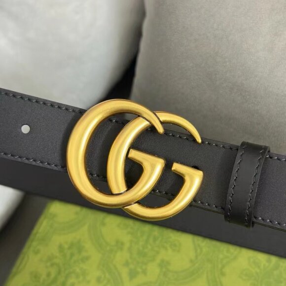 Gucci Elegant Red Leather Belt with Gold Buckle main image 4